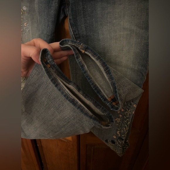 Driftwood Women’s 28 The Kelly Cotton Blend Floral Embroidered Classic Fit Jeans - Picture 8 of 16